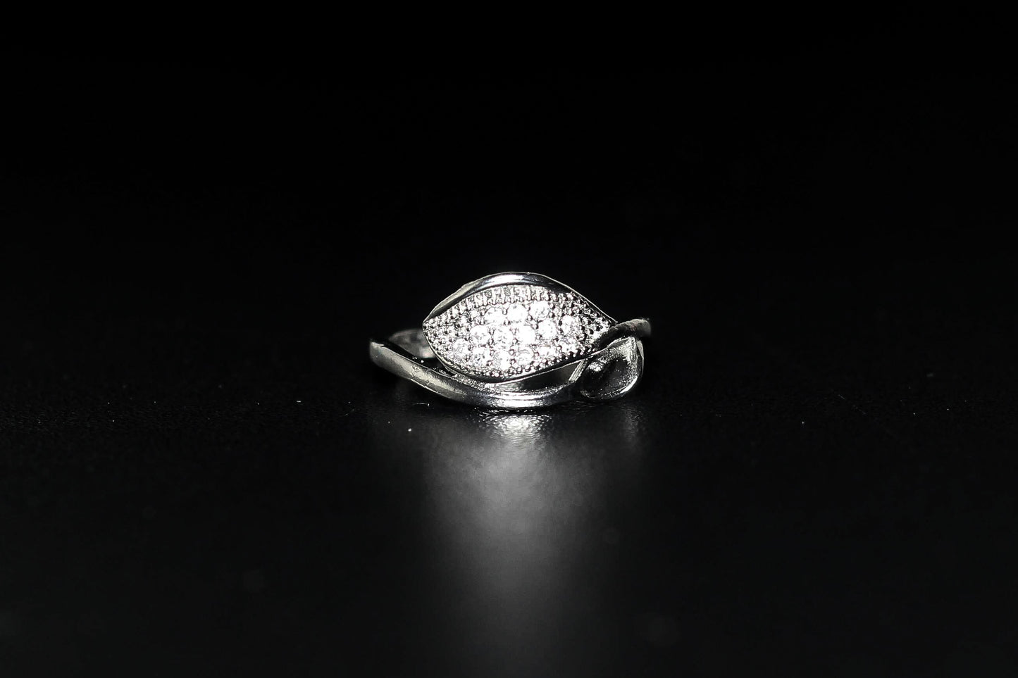 Whispering Leaf Pavé Ring – Nature’s Sparkle in Silver