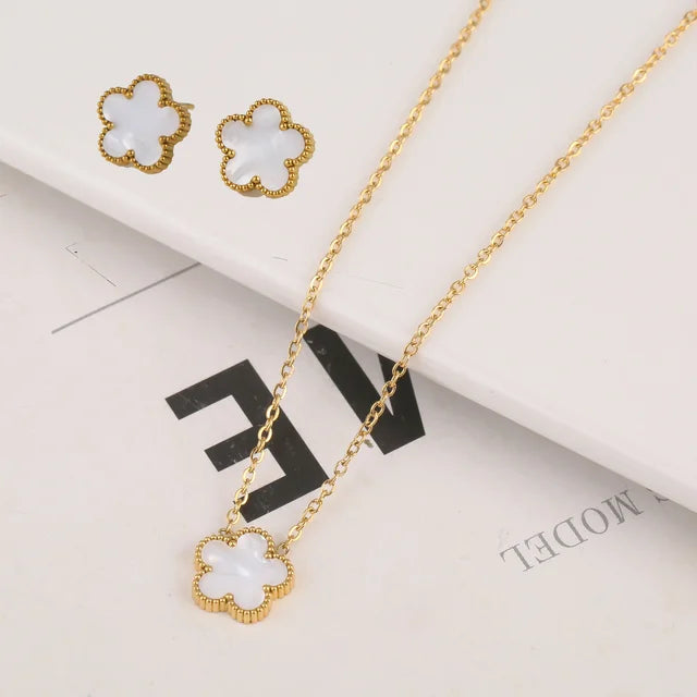Clover Charm Bracelet